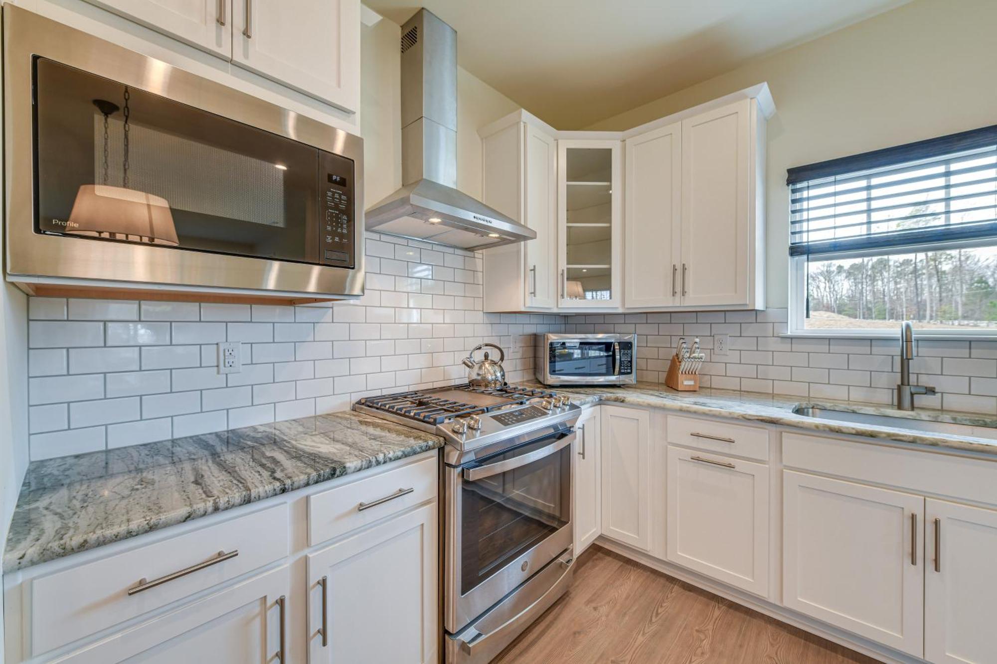 Remote Work-friendly Meadowville Landing Getaway *